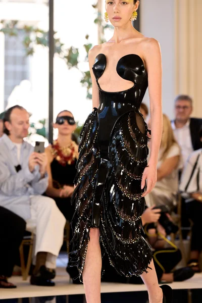 Look 32